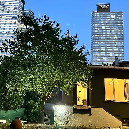 House With Natural Garden In The Center * Istanbul